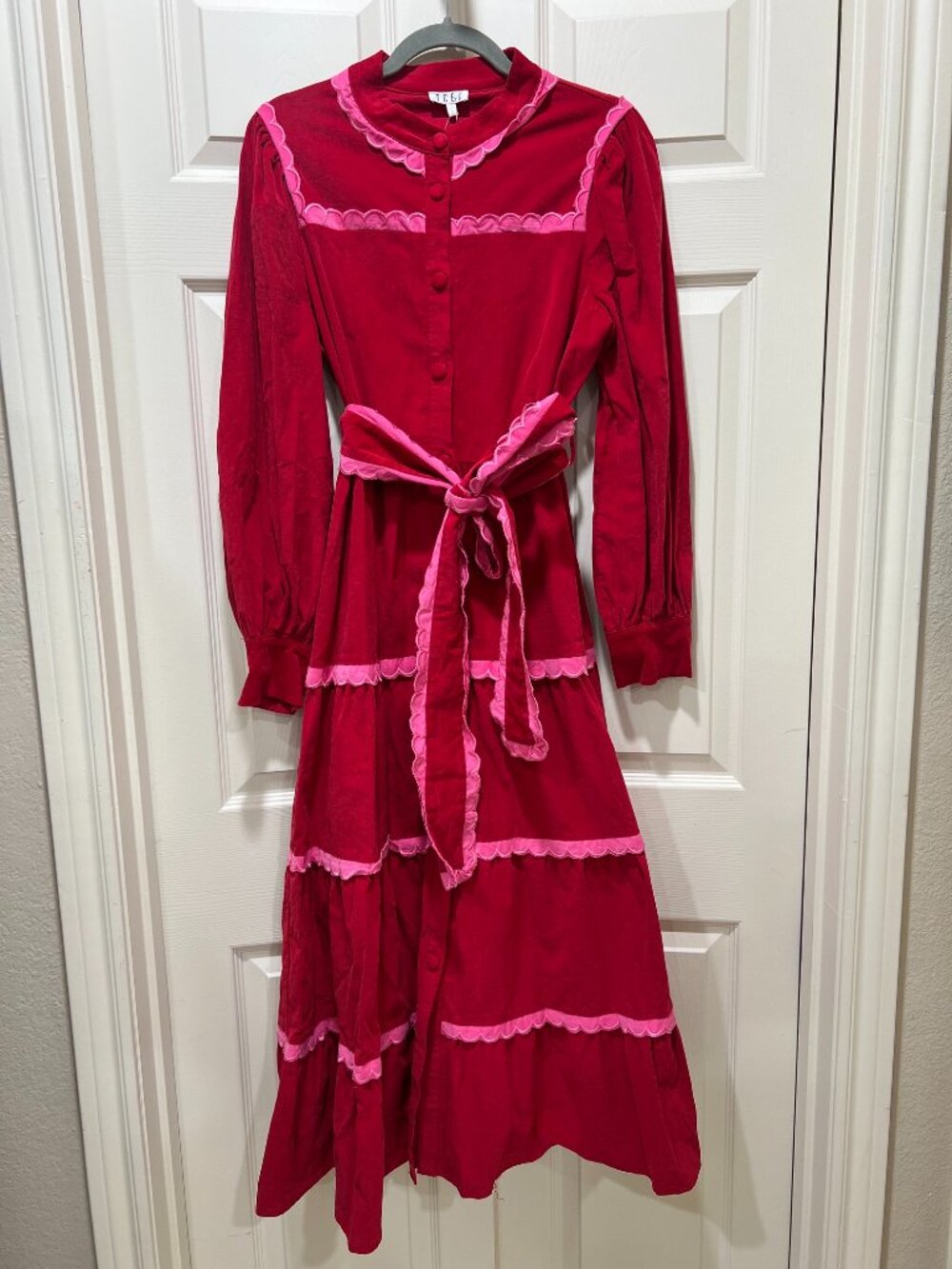 NWT Women's TCEC Red Pink Velvet Midi Dress Scallop Trim Belted Tiered - Large